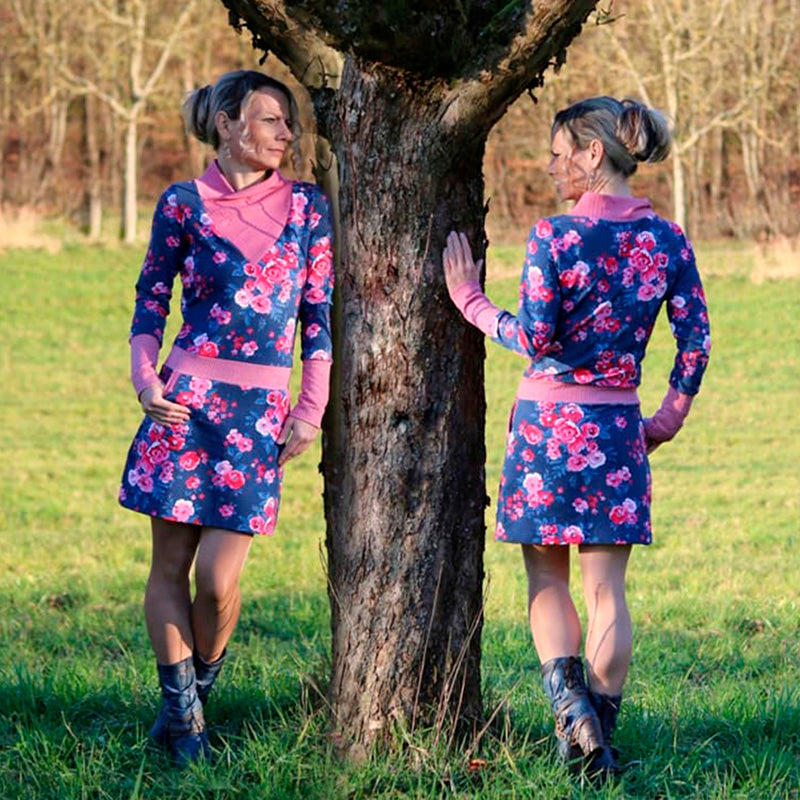Niela's und Phia's Kragenzauberkleid