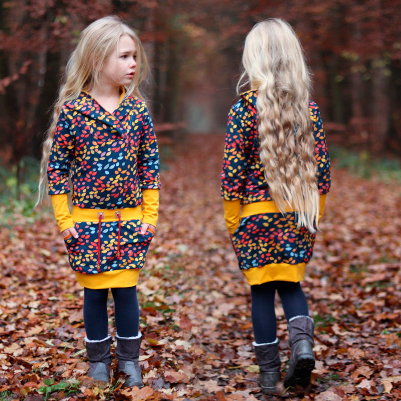 Niela's und Phia's Kragenzauberkleid